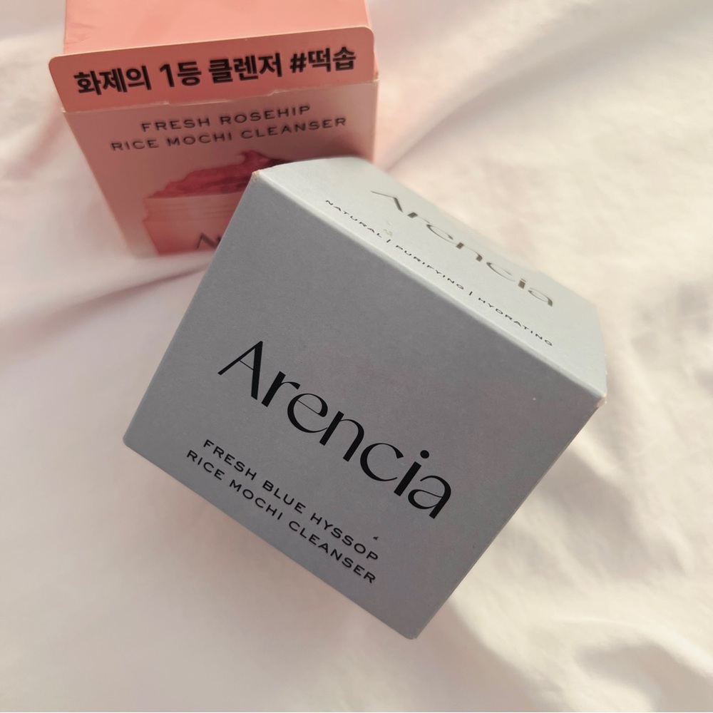 Arencia Blue Hyssop Rice Mochi Cleanser